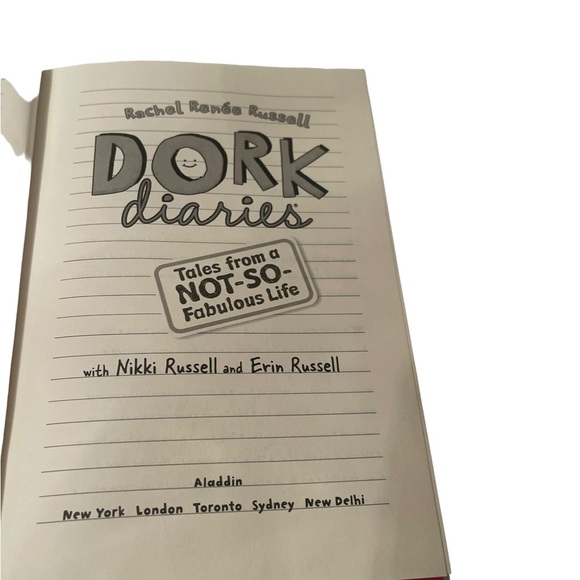 Dork Diaries #1 Not So Fabulous Life (2009) first print by Rachel Renee Russell - Picture 4 of 8